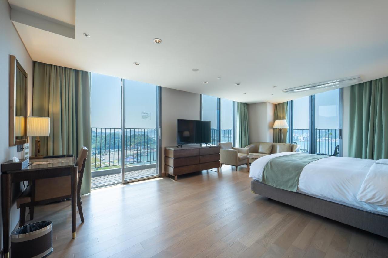 Stanford Hotel&Resort Tongyeong Habitación foto