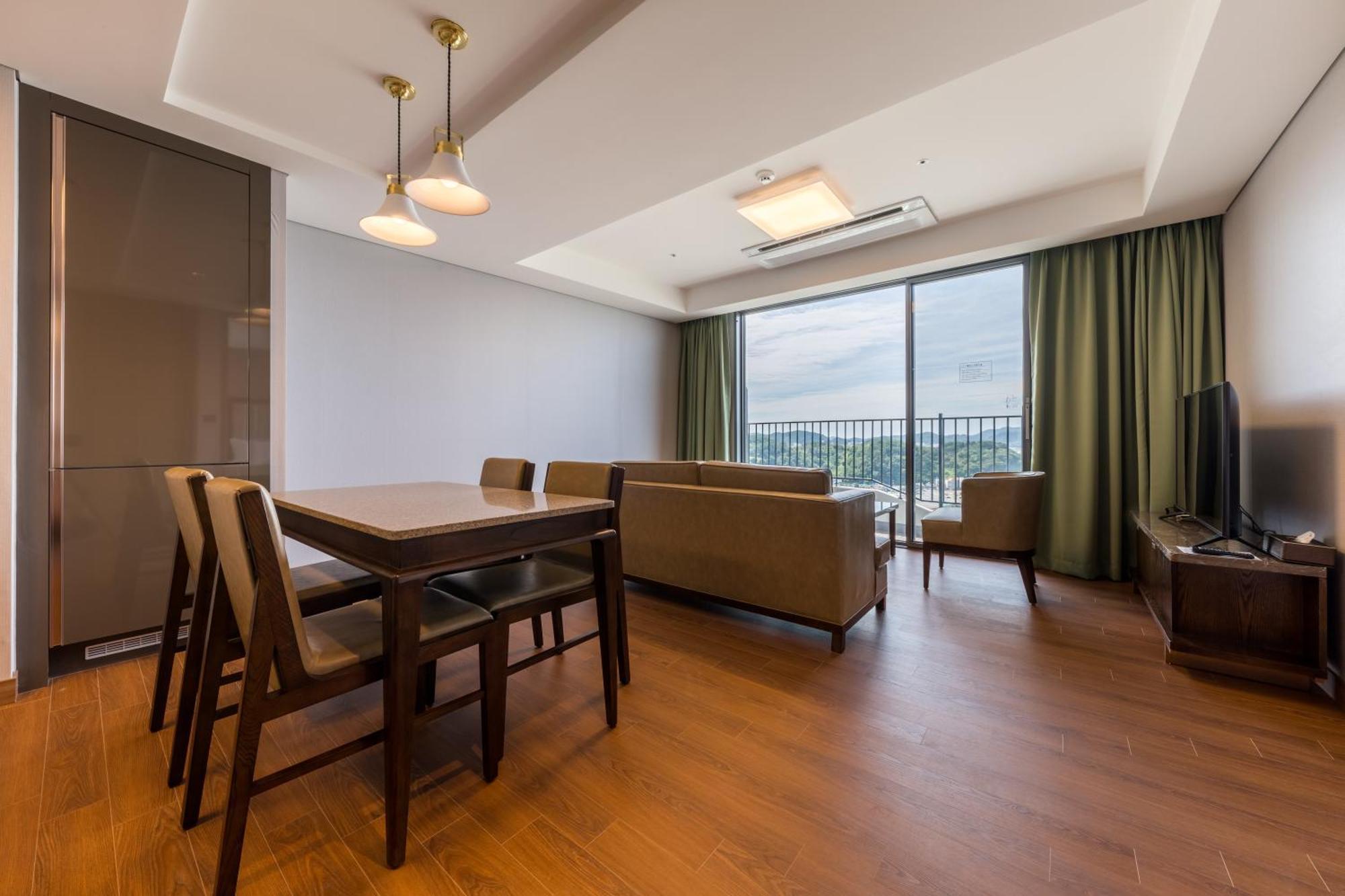 Stanford Hotel&Resort Tongyeong Habitación foto